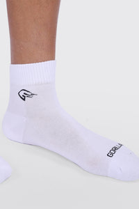 Vain white socks